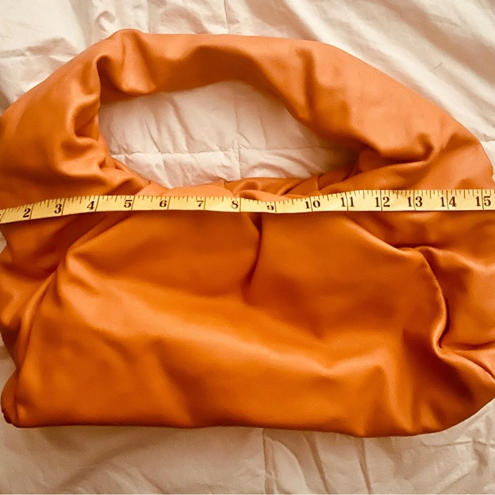 BOTTEGA VENETA Shoulder Pouch leather Bag. Excellent . - Picture 9 of 9